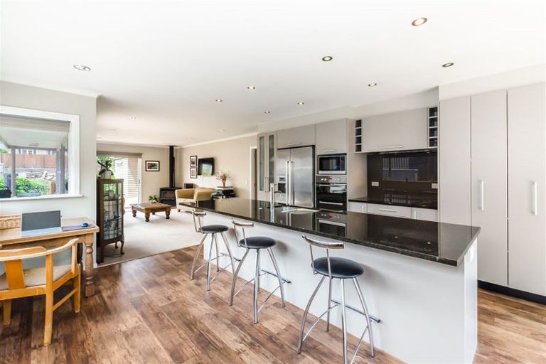 Photo of property in 10 Dale Road, Raumati South, Paraparaumu, 5032