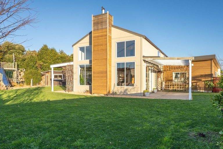 Photo of property in 9 Pohatu Lane, Otaki, 5512