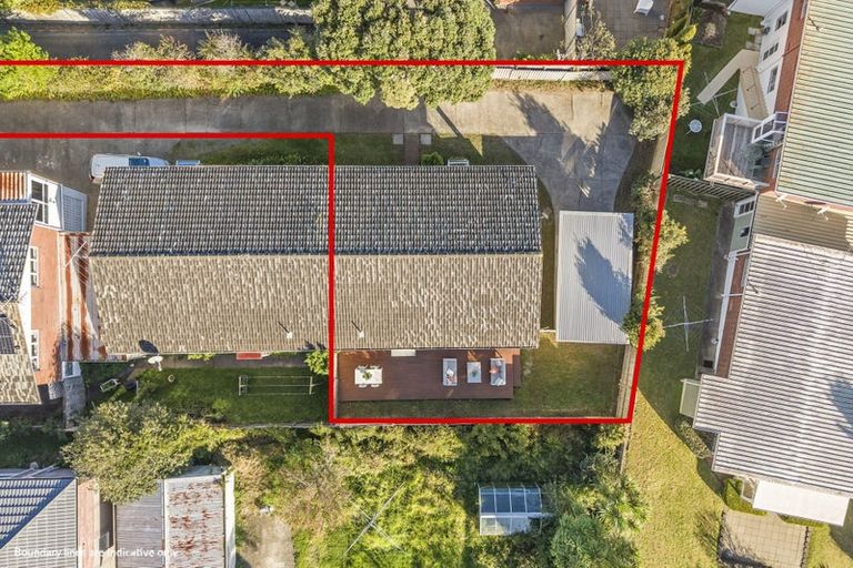Photo of property in 3/166 East Coast Road, Forrest Hill, Auckland, 0620