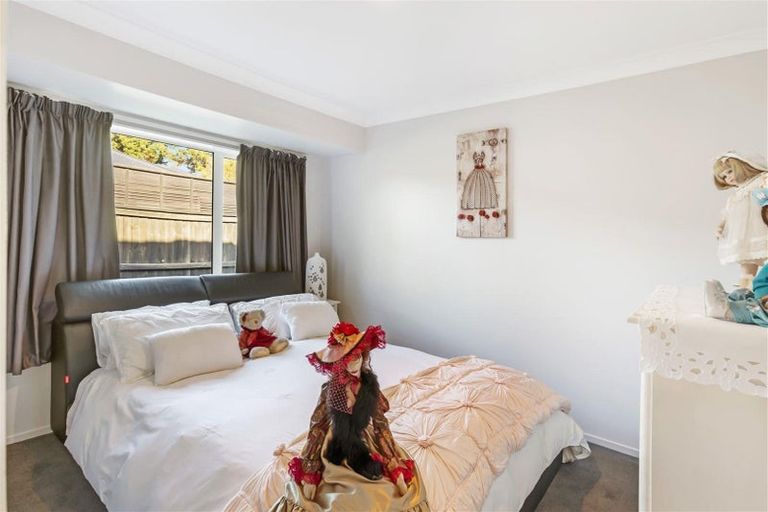 Photo of property in 5 Amoka Crescent, Parklands, Christchurch, 8083