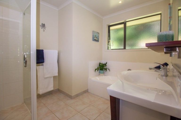 Photo of property in 18 Meadowstone Lane, Maungakaramea, Whangarei, 0178