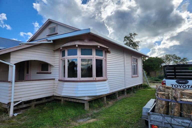 Photo of property in 11 Rosalie Terrace, Kelvin Grove, Palmerston North, 4414