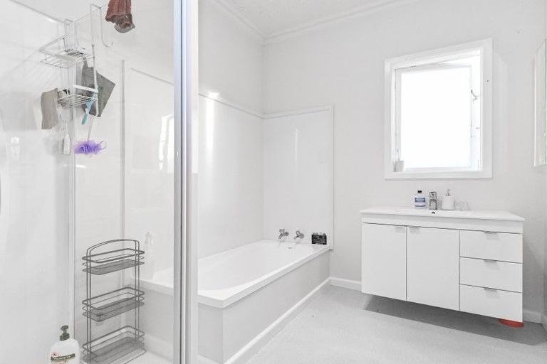 Photo of property in 217 Mayfair Avenue, Mayfair, Hastings, 4122