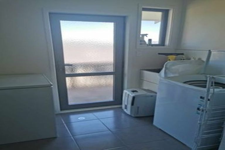 Photo of property in 4 Staysail Place, Whitby, Porirua, 5024