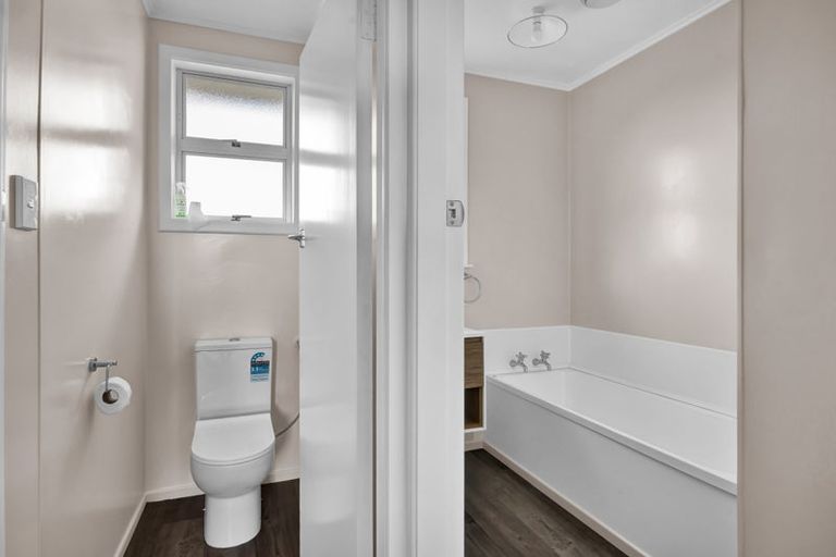 Photo of property in 11a Buchanan Place, Hawera, 4610