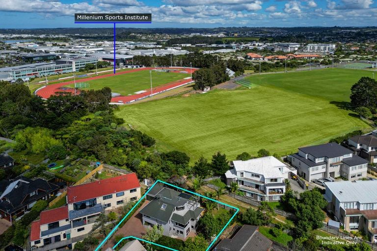 Photo of property in 1/30 Ronald Macken Place, Windsor Park, Auckland, 0632