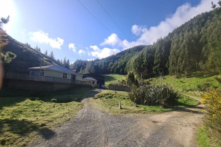 Photo of property in 1122a Paekakariki Hill Road, Paekakariki Hill, Porirua, 5381