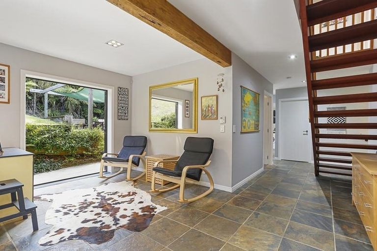 Photo of property in 25 Cochran Road, Oratia, Auckland, 0604