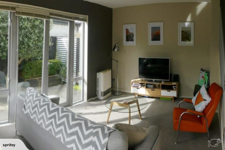 Photo of property in 94 Packe Street, Edgeware, Christchurch, 8013