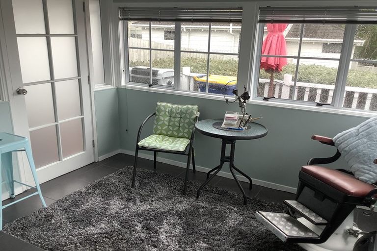 Photo of property in 2/28 Onepoto Road, Hauraki, Auckland, 0622