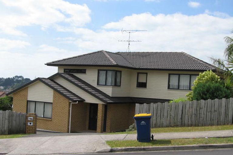 Photo of property in 11 Woodridge Avenue, Northcross, Auckland, 0630