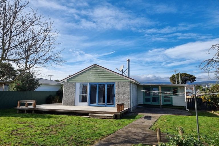 Photo of property in 13 Dittmer Street, Otaki, 5512