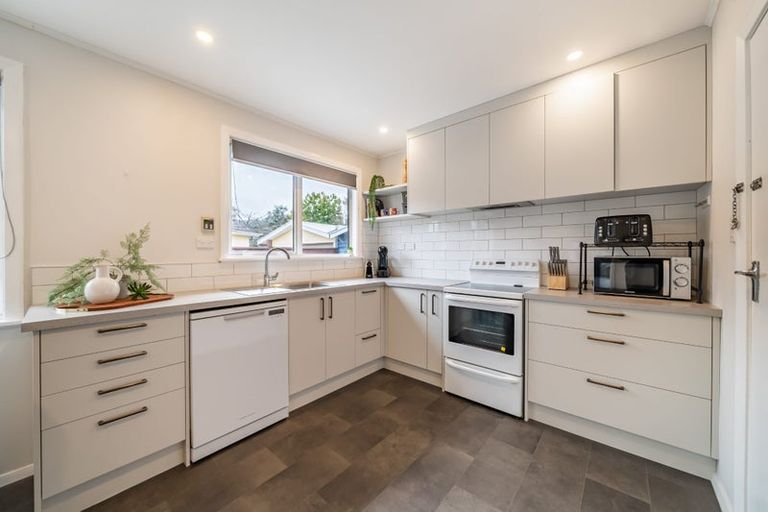 Photo of property in 17 Weka Grove, Elderslea, Upper Hutt, 5018