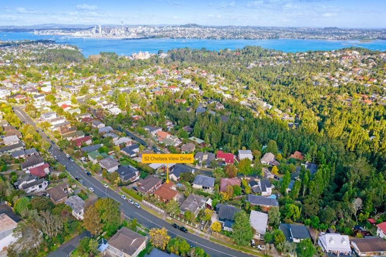 Photo of property in 52 Chelsea View Drive, Chatswood, Auckland, 0626