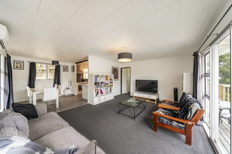 Photo of property in 39 Aniseed Grove, Timberlea, Upper Hutt, 5018