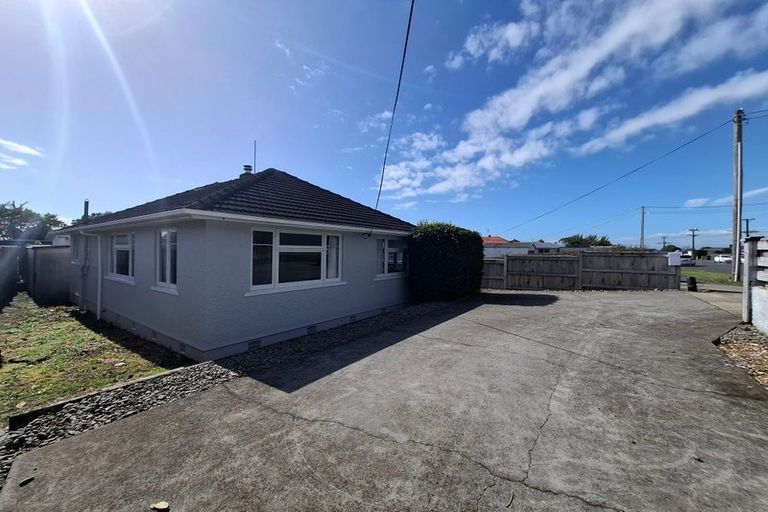 Photo of property in 1/9 Tarahua Road, Vogeltown, New Plymouth, 4310