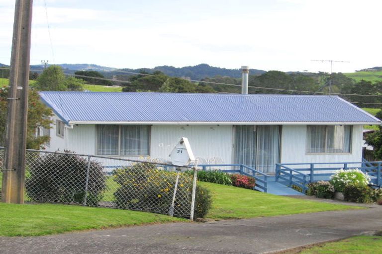 Photo of property in 17 Cornel Circle, Snells Beach, 0920