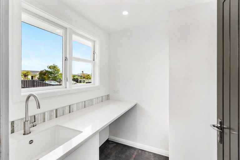 Photo of property in 716 Grove Road, Mayfair, Hastings, 4122