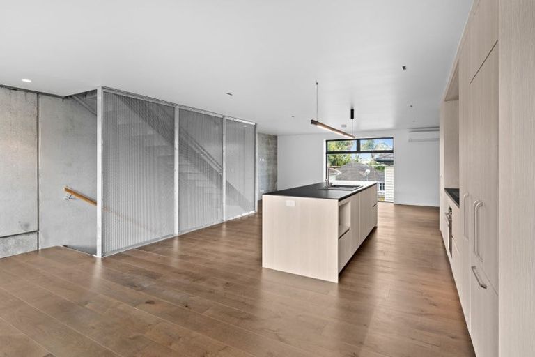 Photo of property in 5/279 Lake Road, Belmont, Auckland, 0622