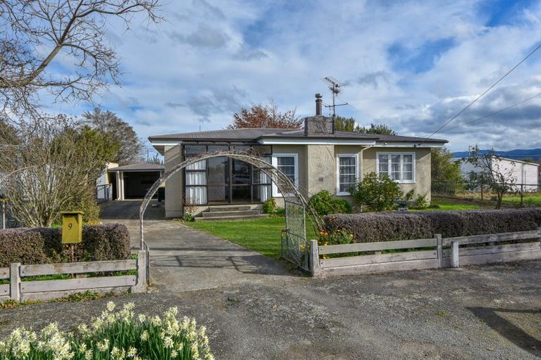 Photo of property in 9 Davy Street, Carterton, 5713