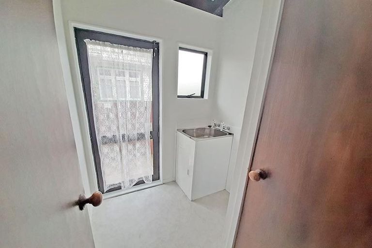 Photo of property in 2/215a Swanson Road, Henderson, Auckland, 0610