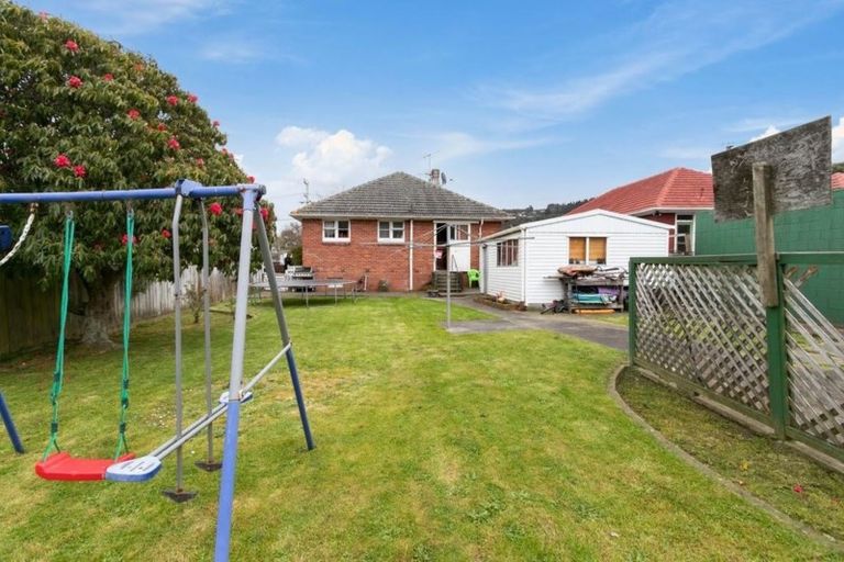 Photo of property in 88 Reynolds Street, Taita, Lower Hutt, 5011