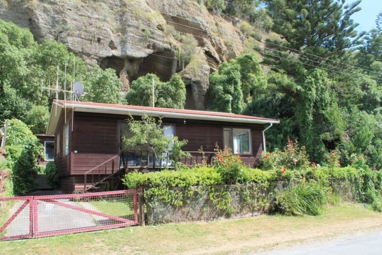 Photo of property in 46 Moody Street, Gore Bay, Cheviot, 7383