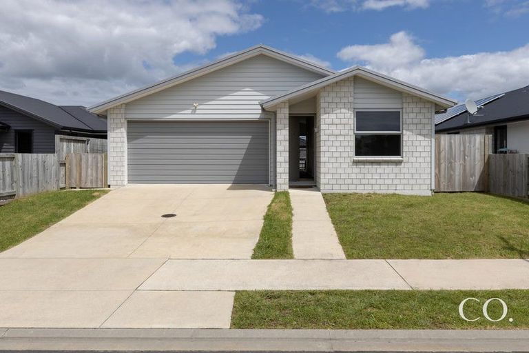 Photo of property in 15 Furlong Road, Papamoa, 3118