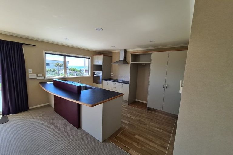 Photo of property in 14 Whiteley Street, Moturoa, New Plymouth, 4310