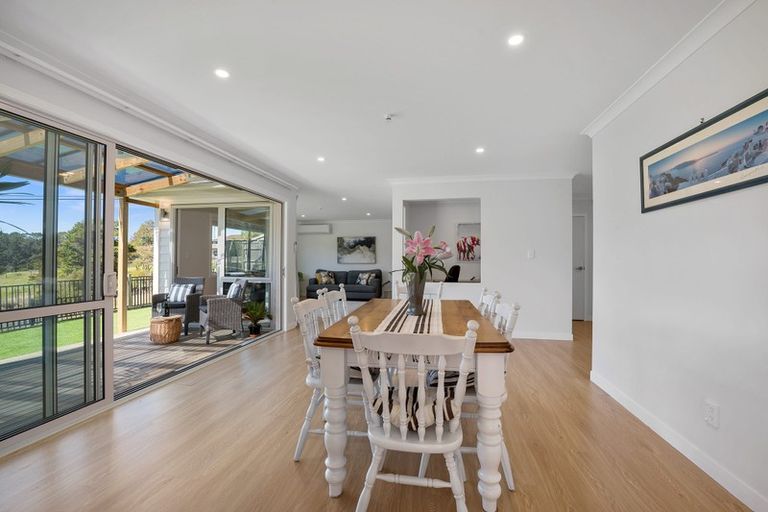 Photo of property in 22 Jeroboam Loop, Kumeu, 0810