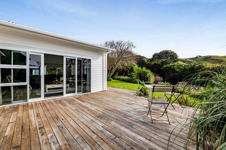 Photo of property in 34 Kawei Road, Ohawe, Hawera, 4671