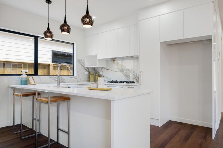 Photo of property in 52 Whakairo Crescent, Gulf Harbour, Whangaparaoa, 0930