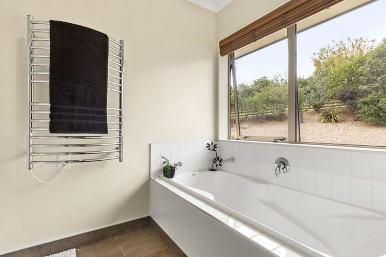 Photo of property in 237 Stoney Creek Road, Kaukapakapa, 0873