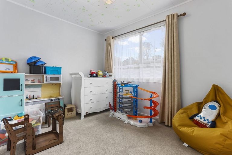 Photo of property in 7 Talmar Place, Massey, Auckland, 0614