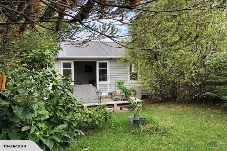 Photo of property in 1/45 Hutchinson Avenue, New Lynn, Auckland, 0600