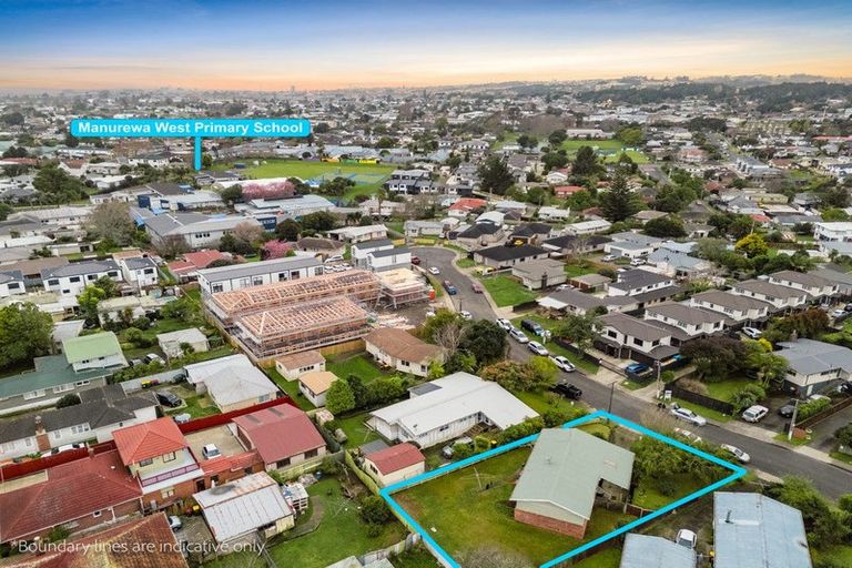 Photo of property in 4 Clendon Place, Manurewa, Auckland, 2102