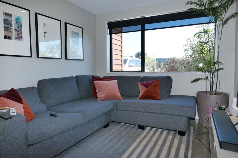 Photo of property in 3 Te Heke Place, Waikanae, 5036