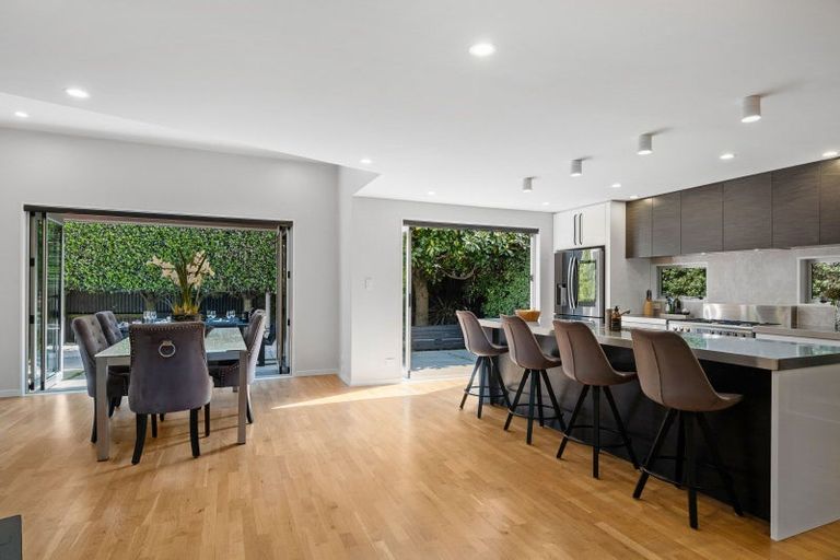 Photo of property in 51 Oxley Avenue, St Albans, Christchurch, 8014