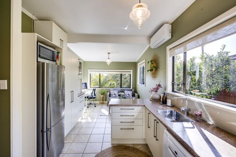 Photo of property in 61 Napier Terrace, Hospital Hill, Napier, 4110