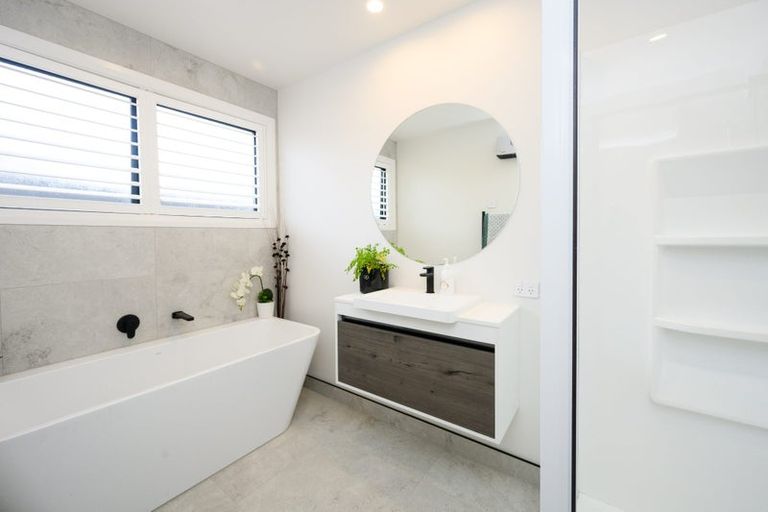 Photo of property in 76 Slacks Road, Awapuni, Palmerston North, 4412