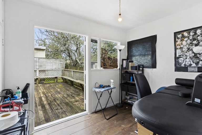 Photo of property in 28 Sunnyhaven Avenue, Beach Haven, Auckland, 0626