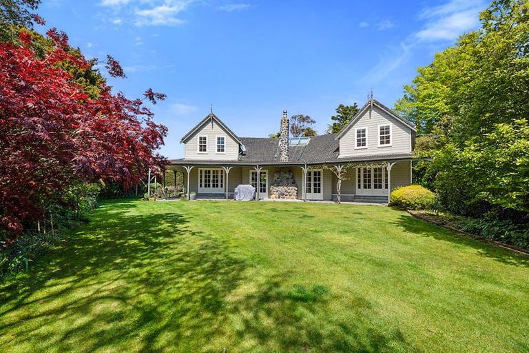 Photo of property in 447 Barrett Road, Omata, New Plymouth, 4374