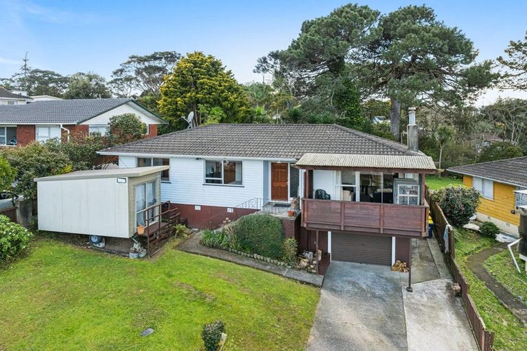 Photo of property in 46 Easton Park Parade, Glenfield, Auckland, 0629