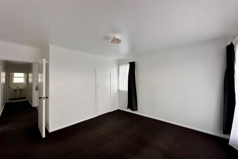 Photo of property in 18 Bolton Place, Otara, Auckland, 2023