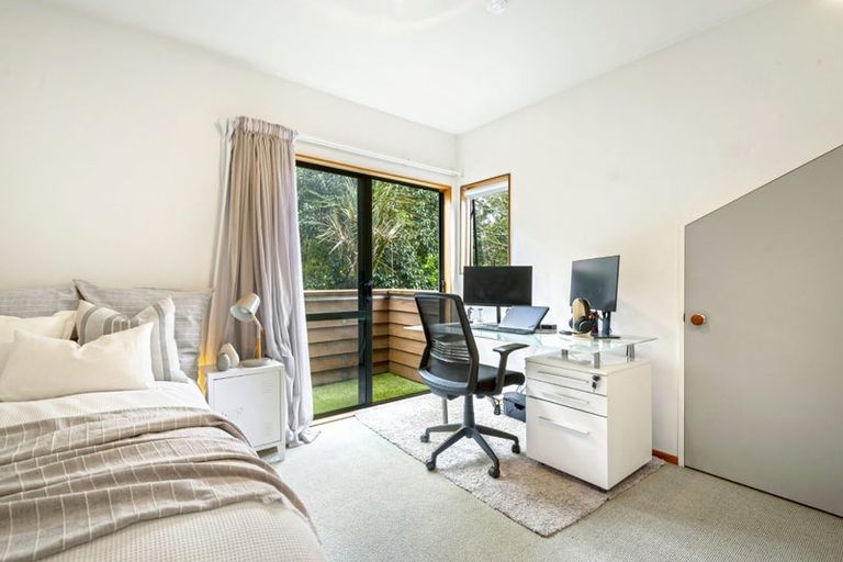 Photo of property in 24a Seaview Avenue, Northcote, Auckland, 0627