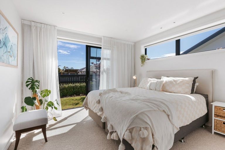 Photo of property in 5 Royal Crescent, Papamoa, 3118