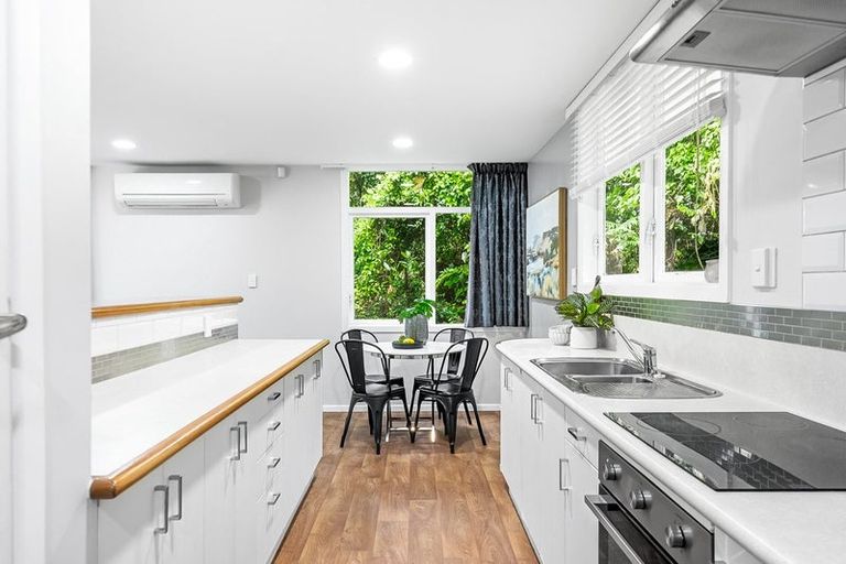 Photo of property in 15 Elmslie Road, Pinehaven, Upper Hutt, 5019