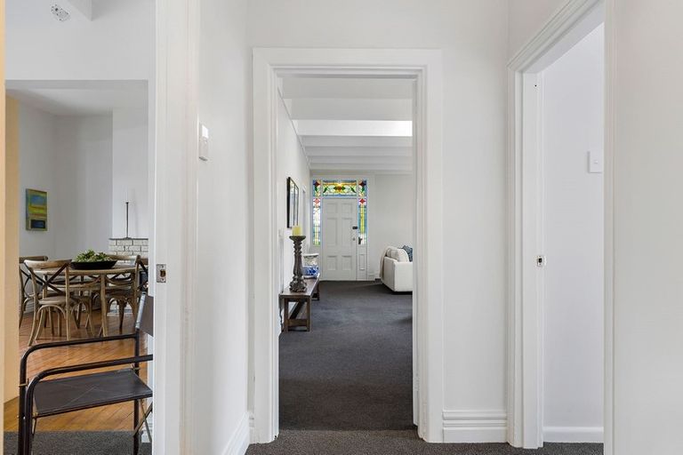 Photo of property in 100 Blighs Road, Strowan, Christchurch, 8052