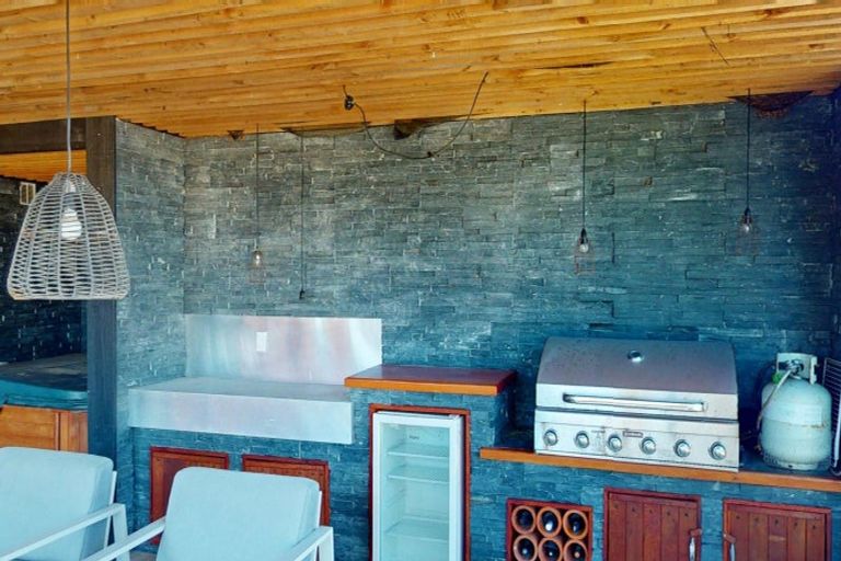 Photo of property in 10 Mowhia Grove, Waitarere, Levin, 5510