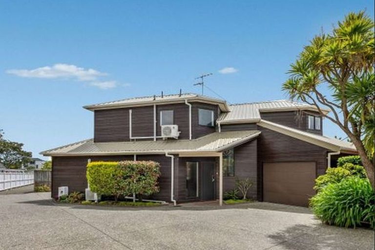 Photo of property in 1/19 Galsworthy Place, Bucklands Beach, Auckland, 2014